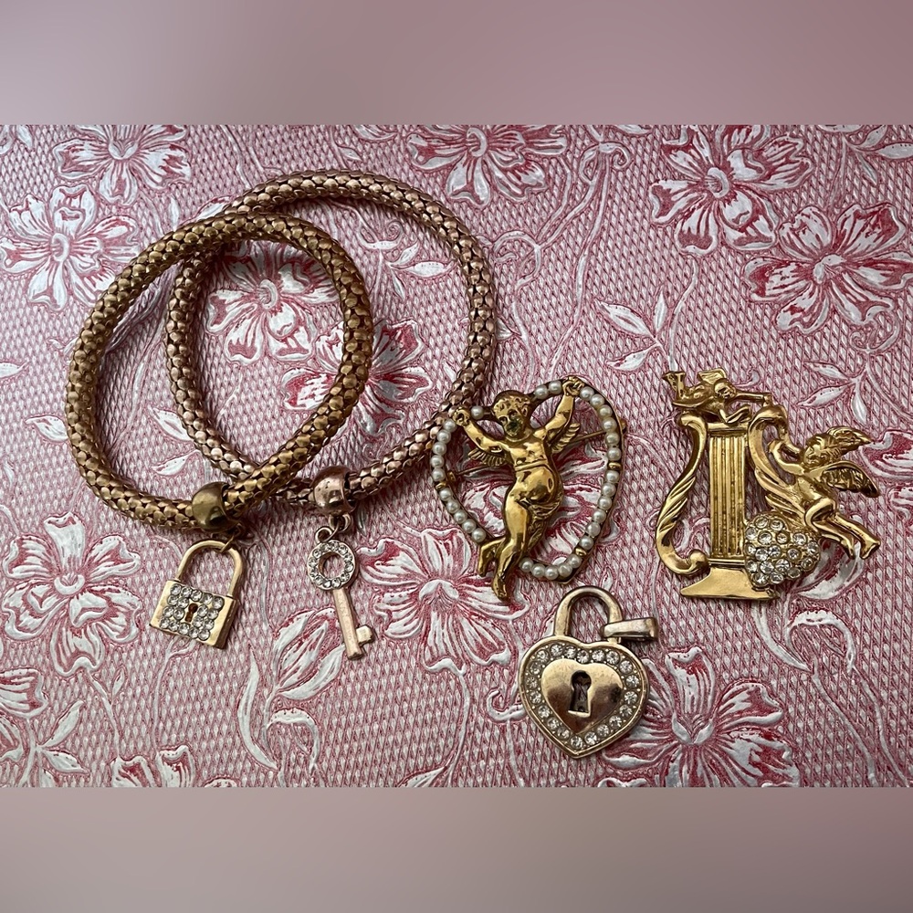 Vintage Sweetheart Love Themed Jewellery Bundle